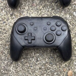 Wireless Black Game Controller